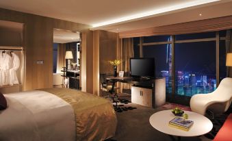 Wongtee V Hotel - Housity
