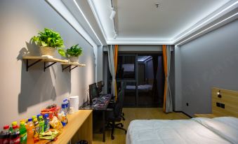 Maast E-sports Hotel