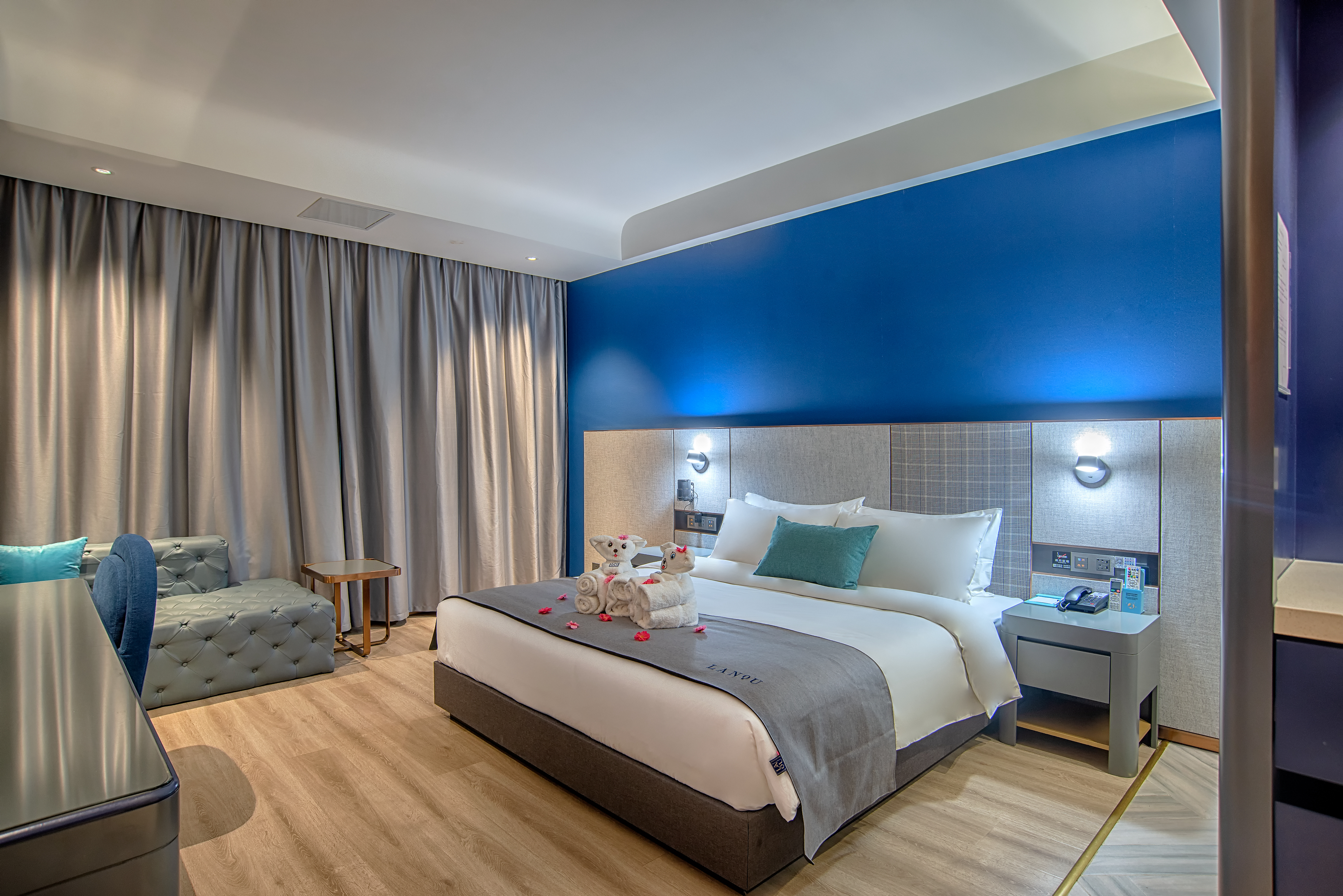 兰沁豪华大床房-全屋智能语音控制+金可儿床垫+小冰箱