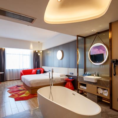 智能·輕奢霓裳浴缸大床房 新明珠國際飯店（東莞石碣嘉榮購物廣場店）優惠