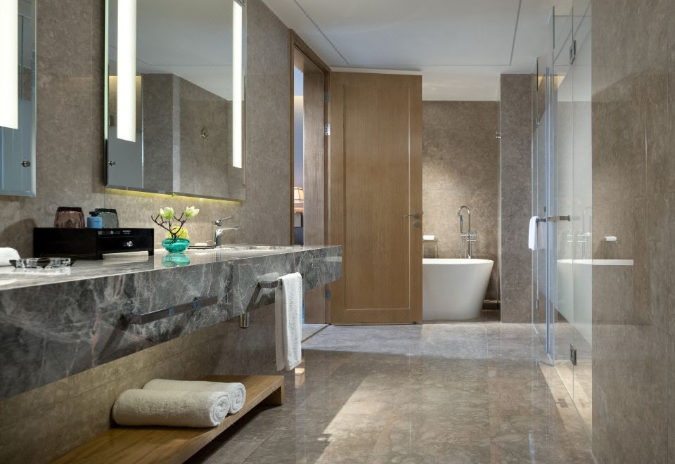 臻品城景?高级套房|独立会客室|双洗漱台