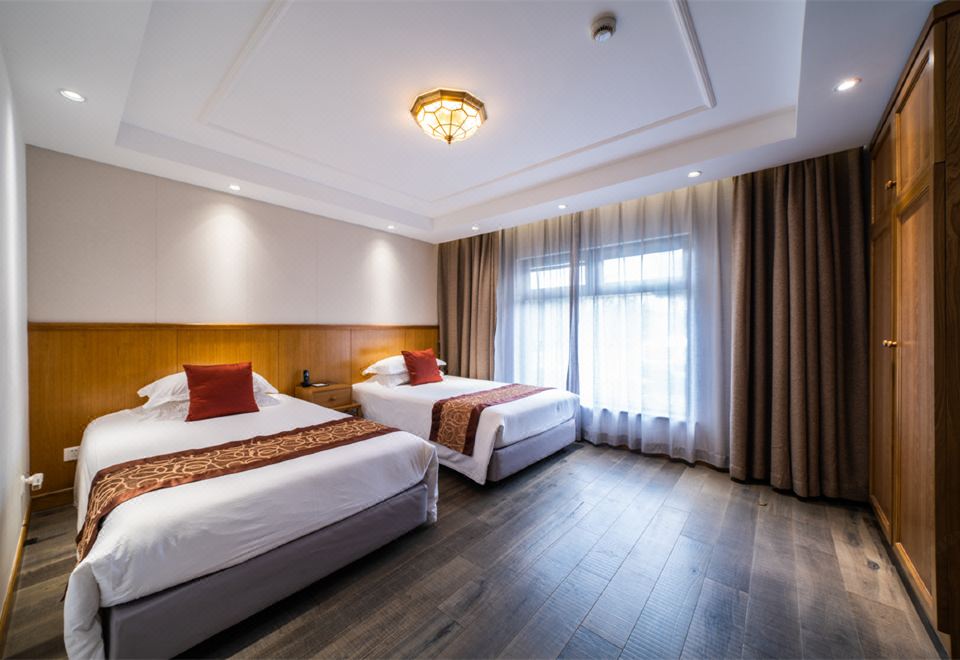 俱乐部别墅三房一厅