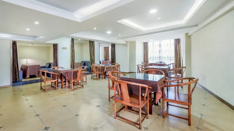 ジェームズ ジョイス コフィテル サザン ガバメント センター 食事・レストラン