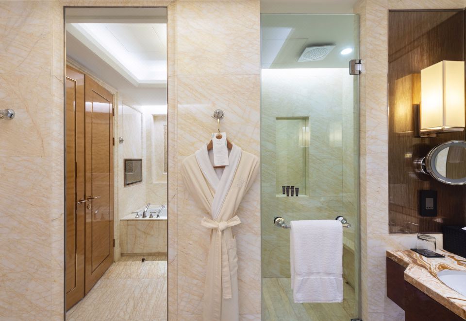 The Ritz-Carlton ChengduFamily Room (Double Bed)