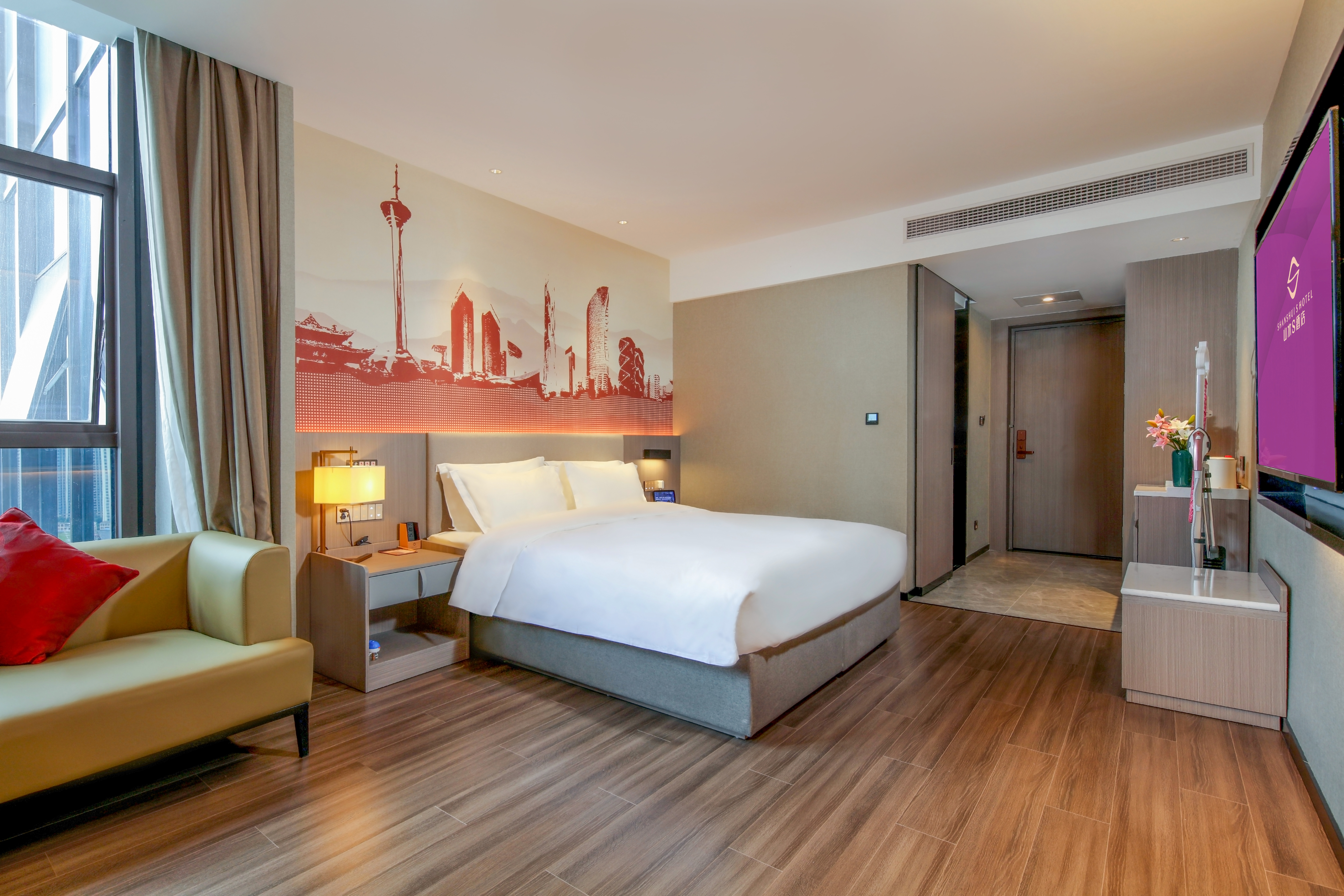 商务大床房（全自动洗衣机挂烫机+独立办公桌）