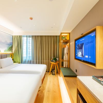 舒適雙床房（全屋智能+加濕器+獨立空調+獨立冰箱） 秋果飯店（哈爾濱中央大街松花江畔路店）優惠