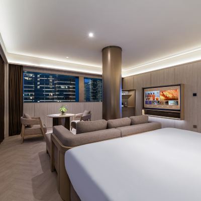 行政套房（手機投屏+迷你吧） 桔子水晶上海北外灘酒店優惠