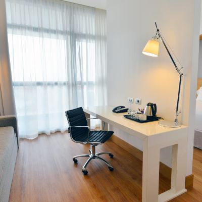 特大床精緻套房 米蘭北部希爾頓花園酒店優惠