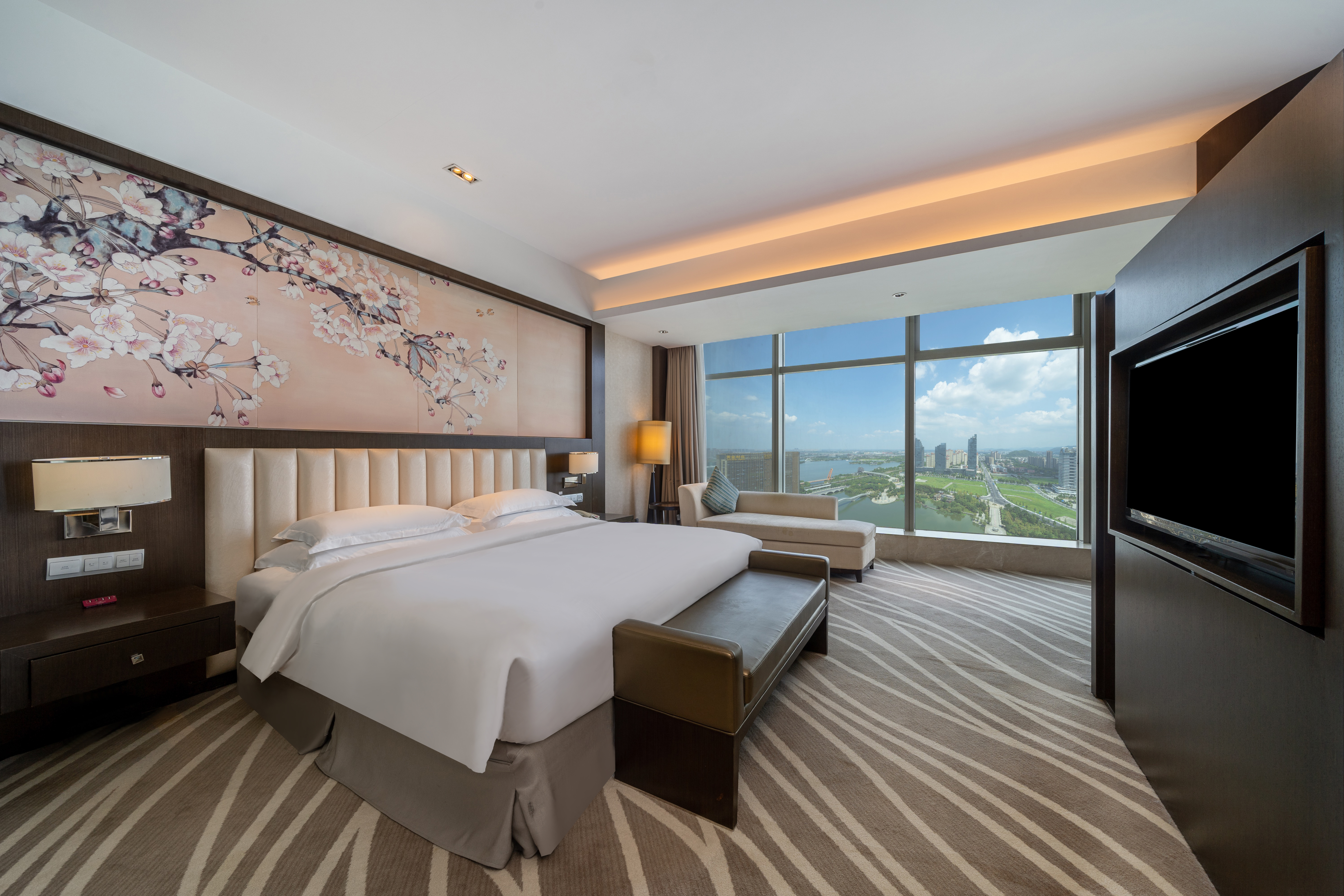 湖景豪华大床房