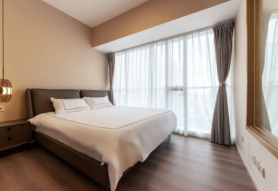 投影两室两厅双衞套房（厨房冰箱+烘乾洗衣机+投影设备）