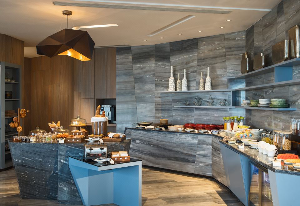 行政高爾夫景大床房【賞云端落日晚霞】