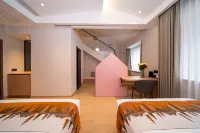 Cloud Blossom Hotel