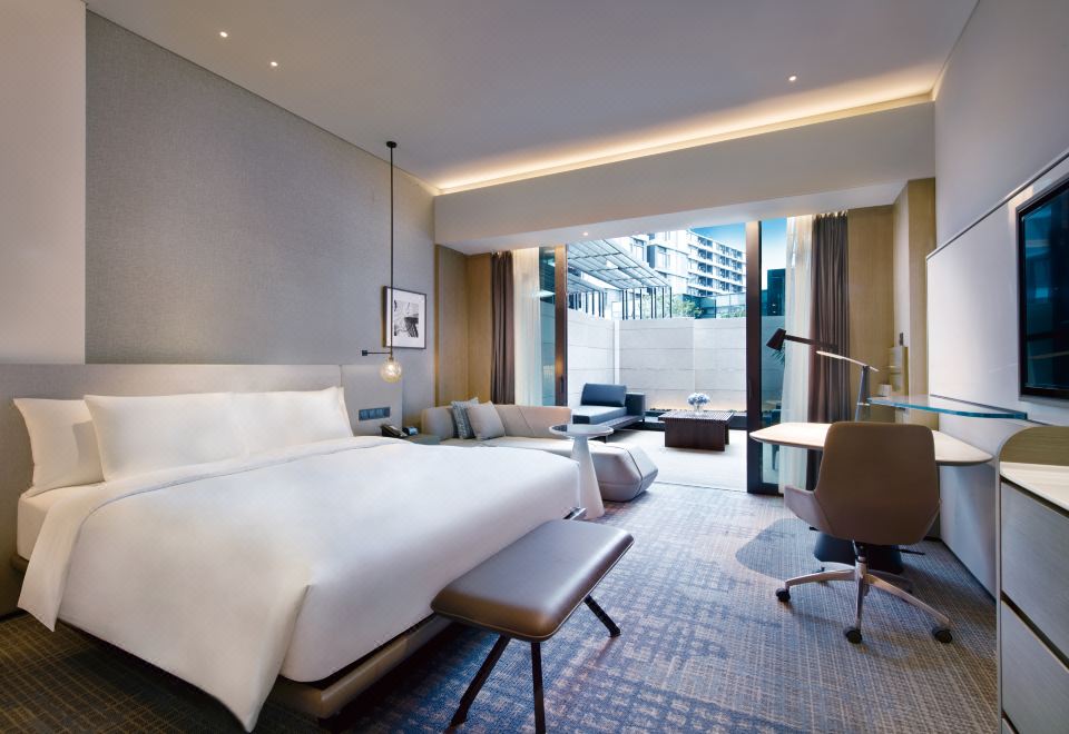 花園行政大床房