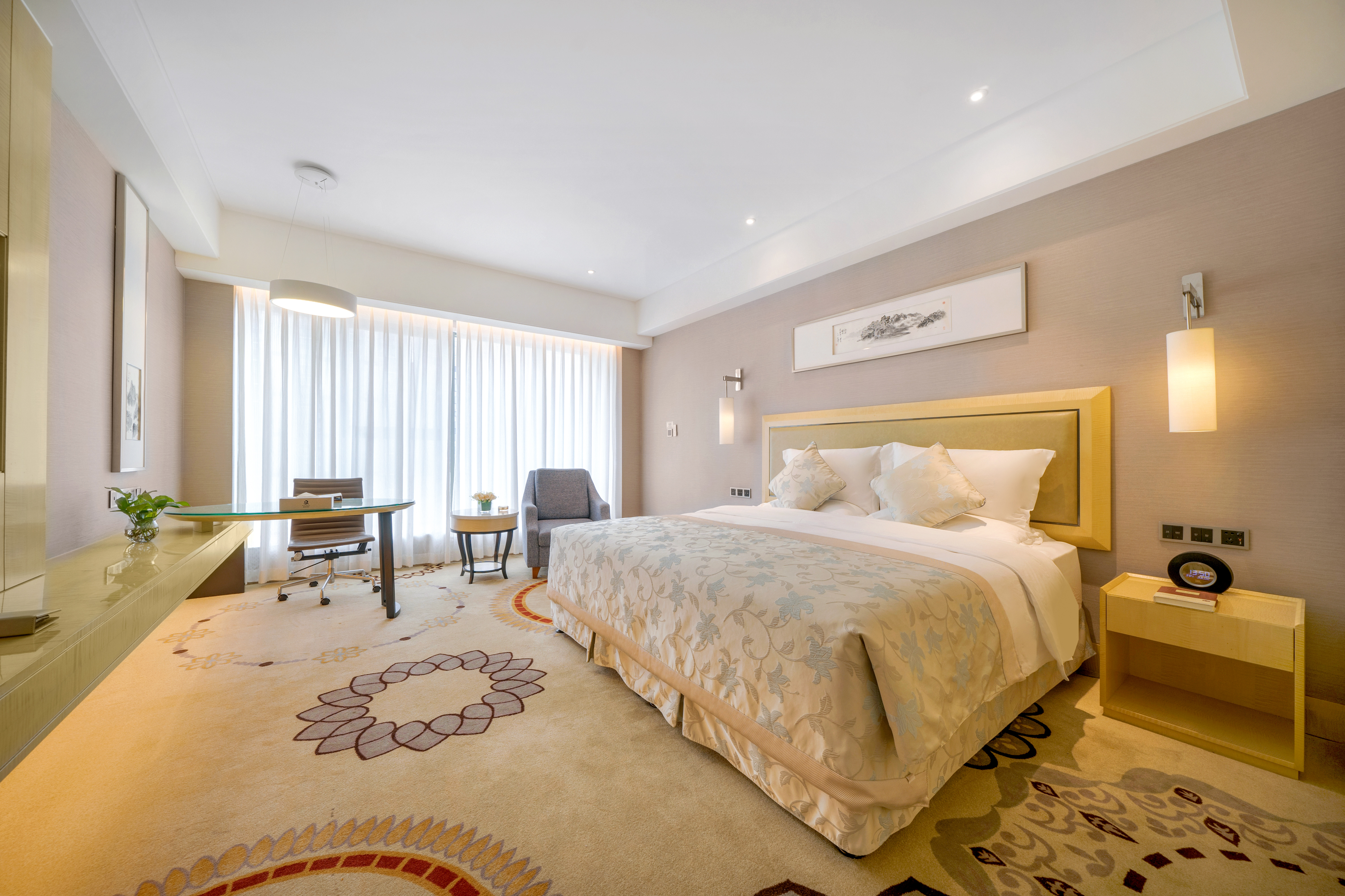 舒雅·城景大床房（休闲沙发+办公桌）