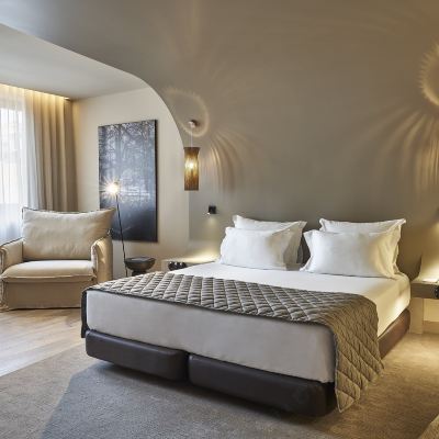 Audience Room 1 Queen bed PortoBay Hotel Teatro Promo Code