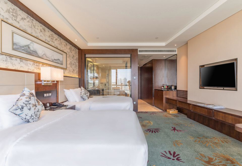 Business Lake View Twin Room (High Floor Unobstructed Lake View)