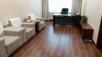 Runhua Junyue Hotel