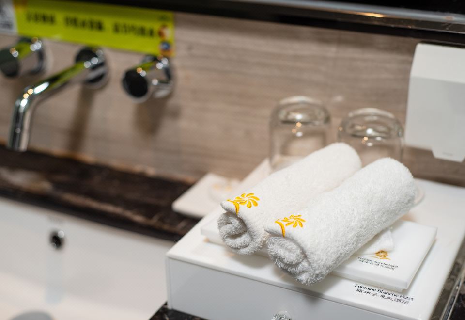 慧文-豪华大床房