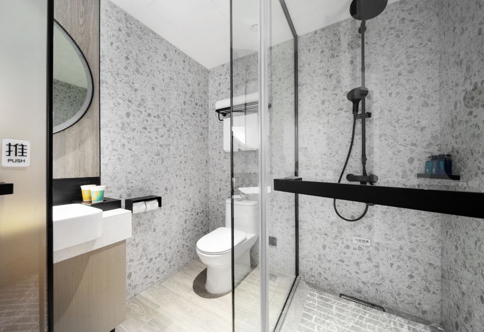 Ni Hao Hotel (Kunming Railway Station Minhang Road)Superior 2-bed Room