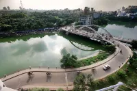 Lakeshore Grand Hotel Hotels in 