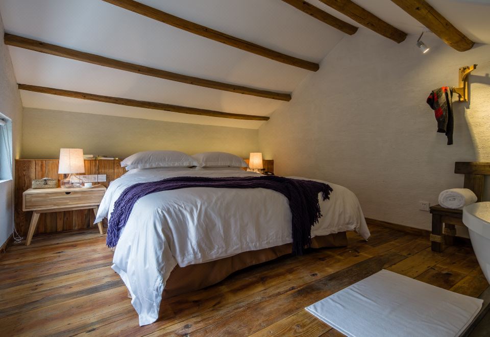 Guestroom - 7-Person Occupancy (Whole building)