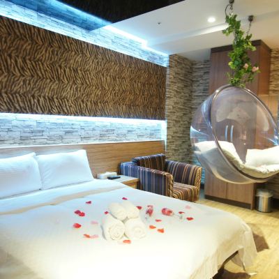 Special Deal--Double Room ( Check-in after 23:00)