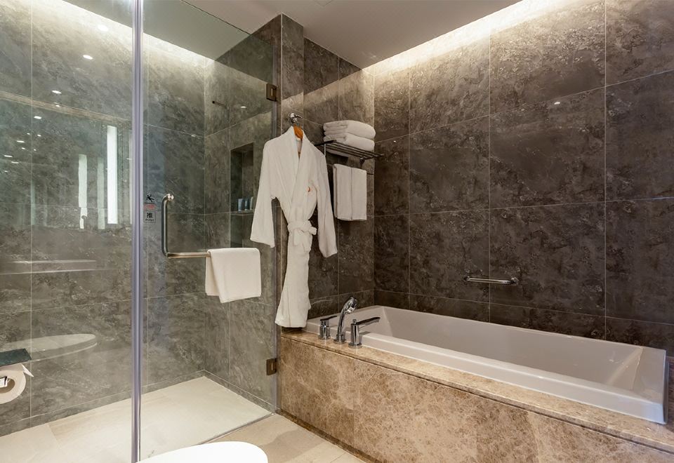 Deluxe Family Suite - 1-Room, Sea-View