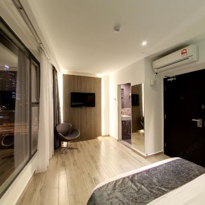 Premier Room with City View Kupon Flora by Crossroads Hotel Kuala Lumpur