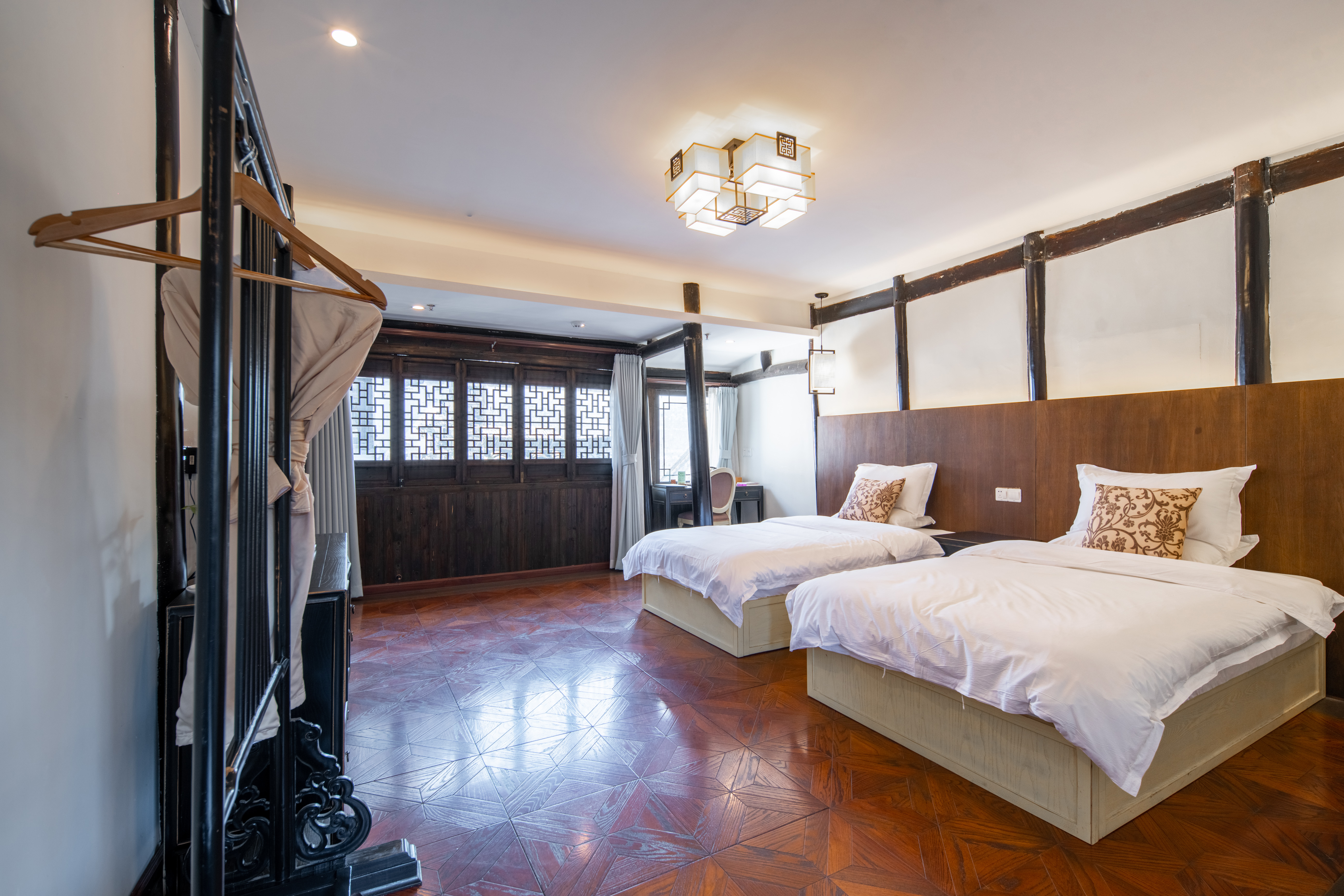 园景·双床房（新中式家俱+民国风会客厅）