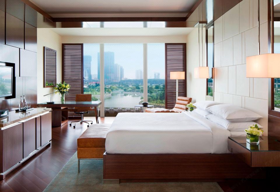 JW Marriott Hotel HanoiExecutive King Lake, Executive Lounge Access