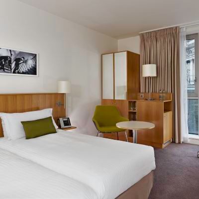 Deluxe Twin Room DoubleTree by Hilton Hotel London - Tower of London Promo Code