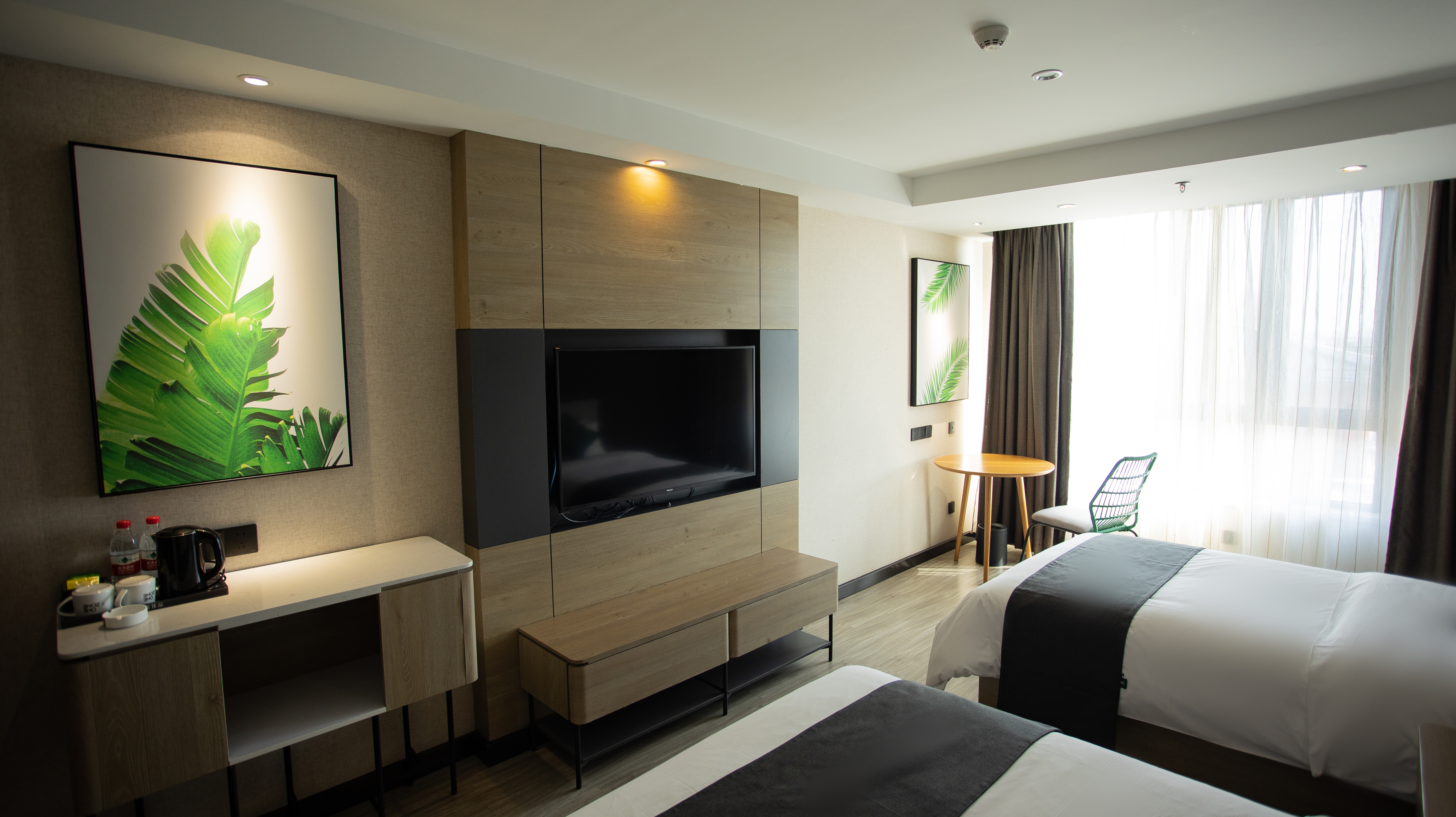 休闲家庭房【城景大落地窗】