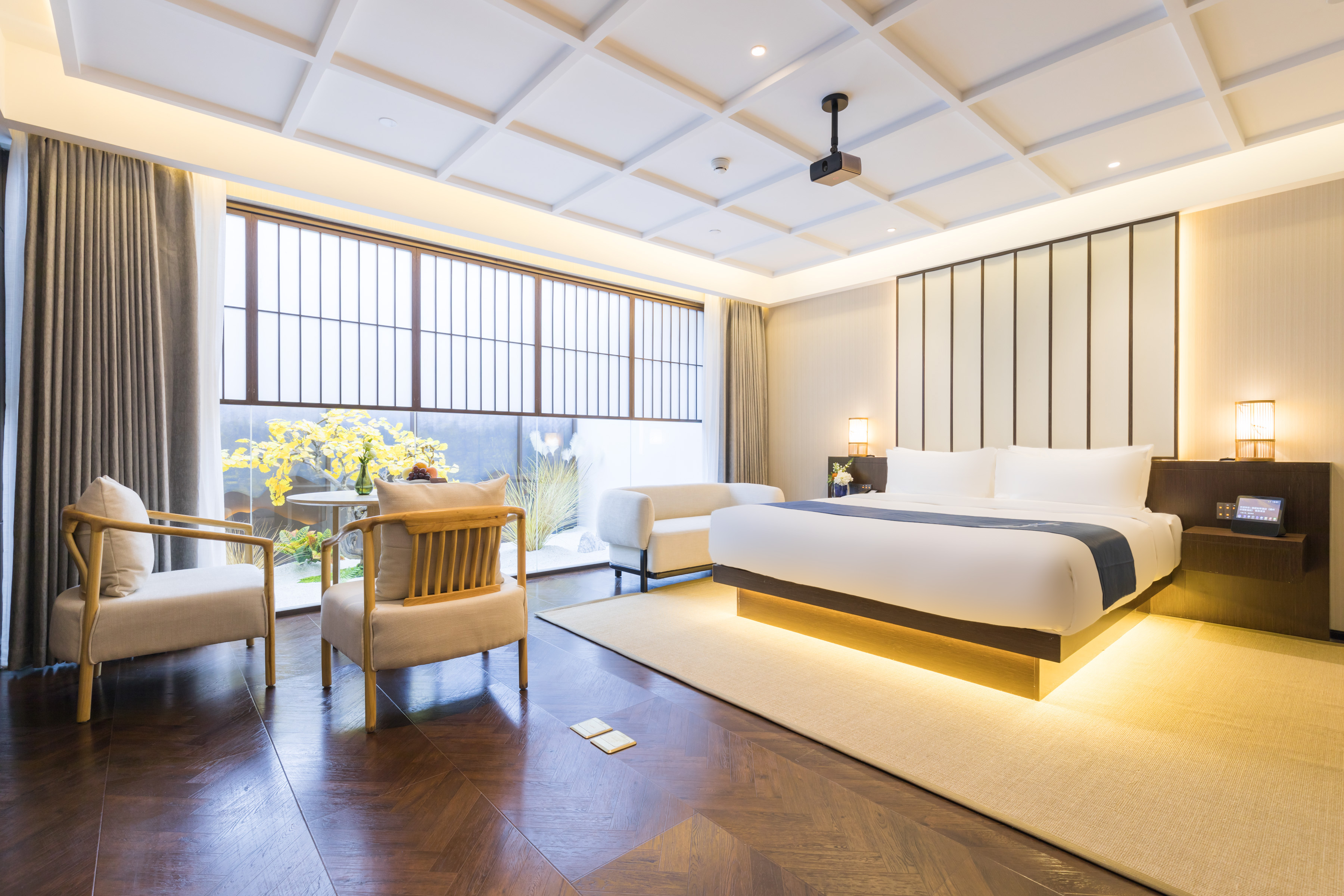 萃华影音大床房（全屋智能小度＋影院+冰箱+柔软浴袍）