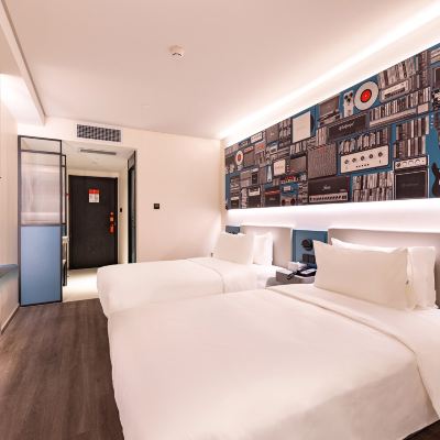 家庭房（地暖+小冰箱+一鍵投屏+智能馬桶） 宜必思飯店（青島新都心凱德廣場店）優惠