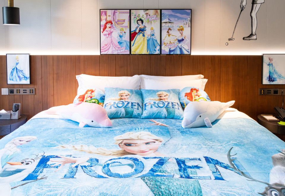 Long Island Golf & Private Resort HotelFrozen-Themed Family Room