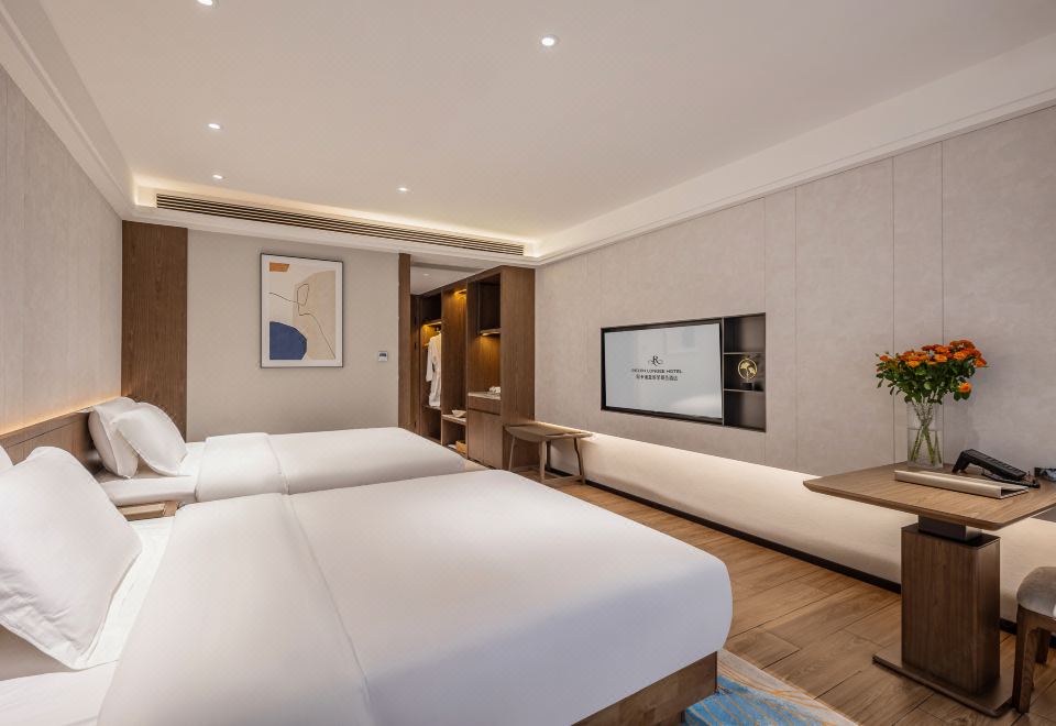 Mufeng Peaceful Slumber Twin Room (Mini Fridge + Premium Toiletries + Ironing Facilities)
