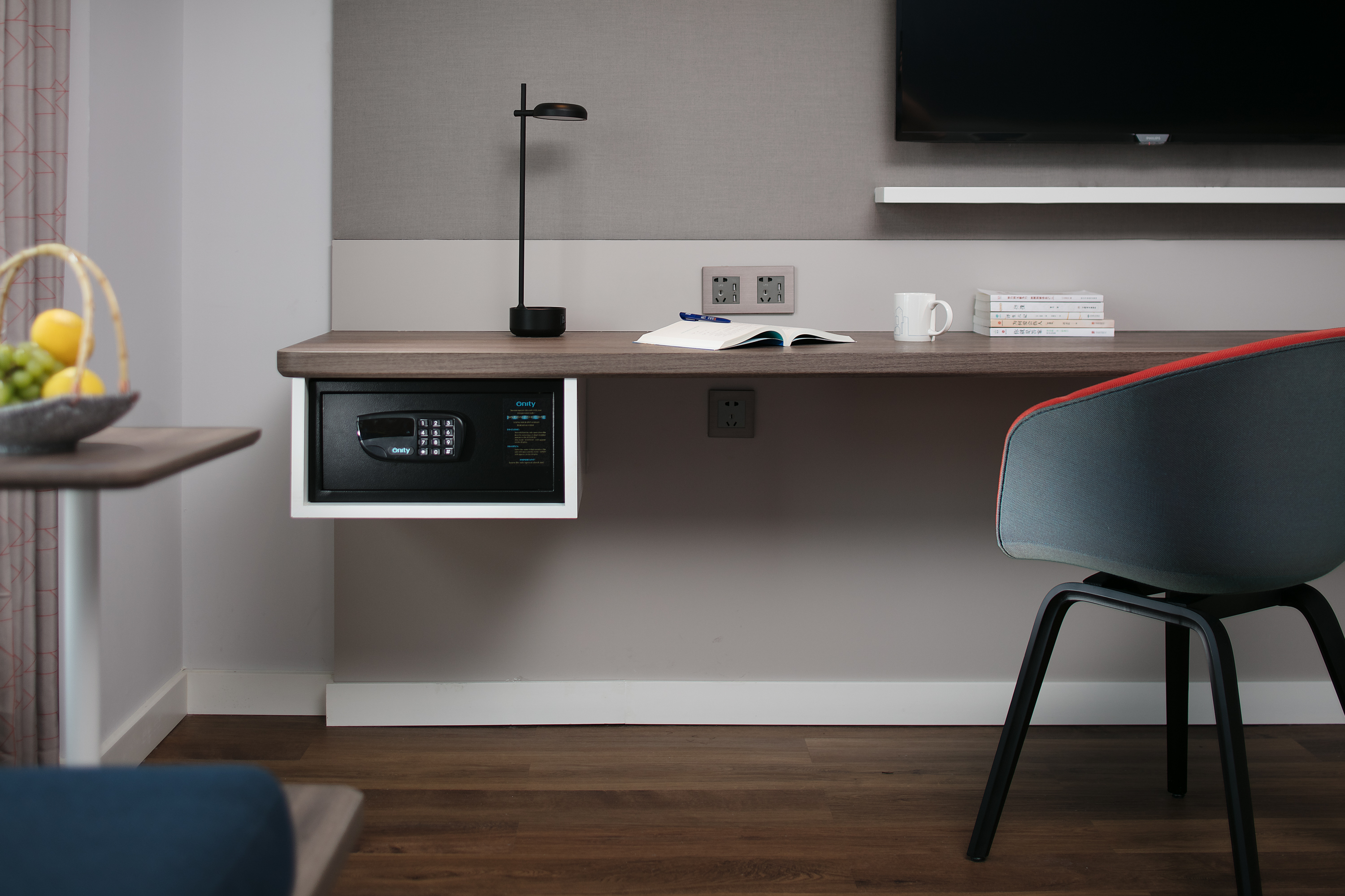 智选行政大床房（舒达床垫+办公桌椅+全身镜）