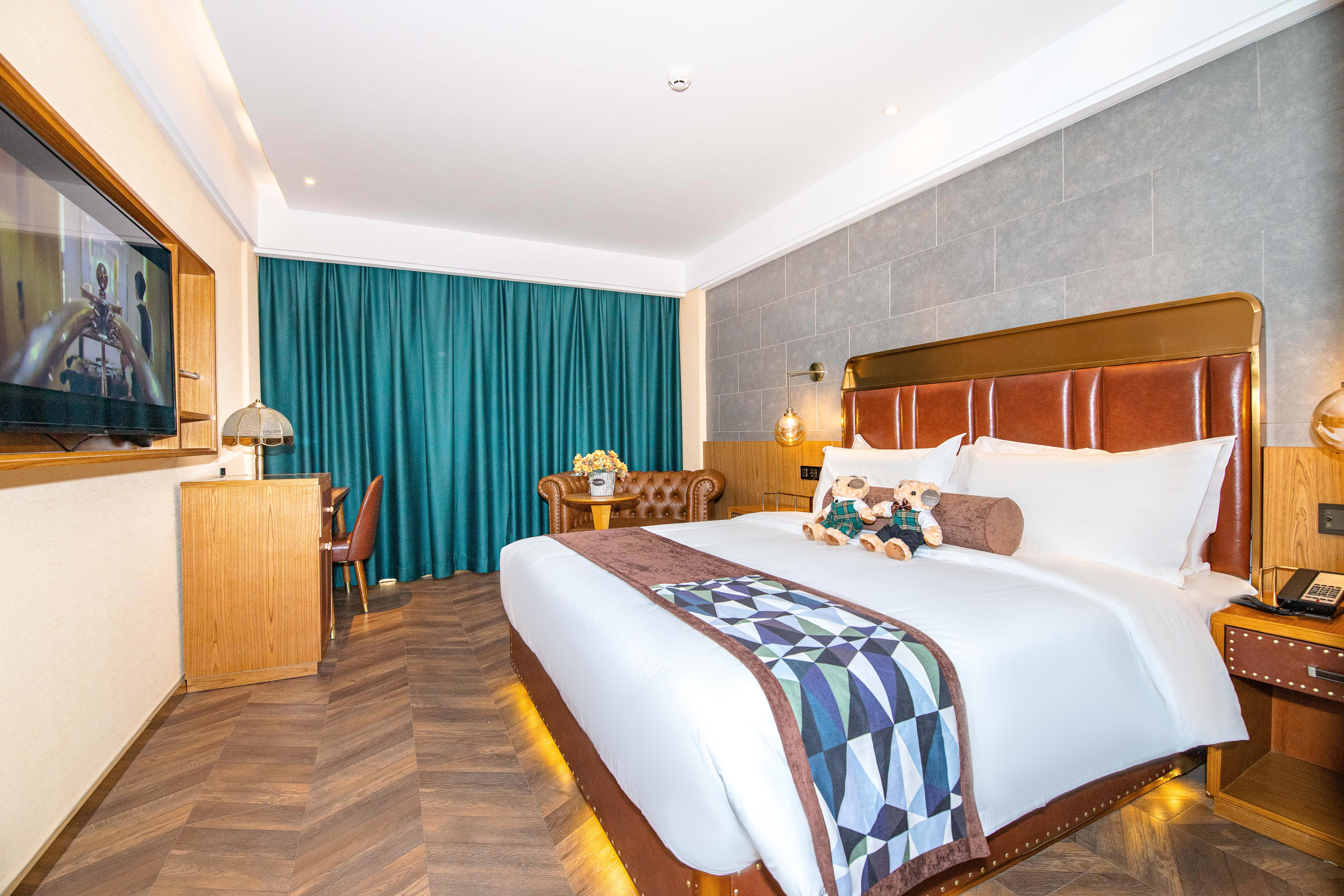 铂金精英大床房+投屏电视+深睡床垫