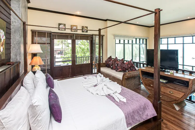 Guest Room with Beach Front with Private Pool