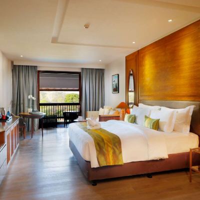 豪華特大床房 金巴蘭斯普林希爾皇家鬱金香度假村優惠