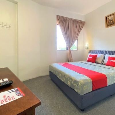 Bilik Katil Double Kupon OYO 90148 Zee Lagenda Hotel