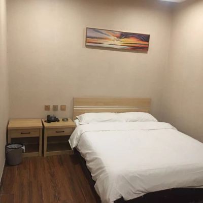大床房（無窗） 優優之家青年客舍（大連火車站店）優惠