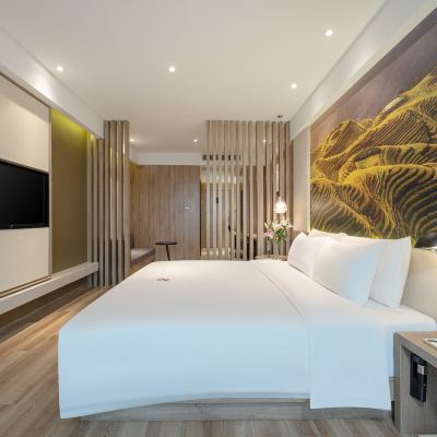 幾木大床房（裸棉床品+深睡枕+迷你冰箱+體重秤） 南寧南湖地鐵站亞朵酒店優惠