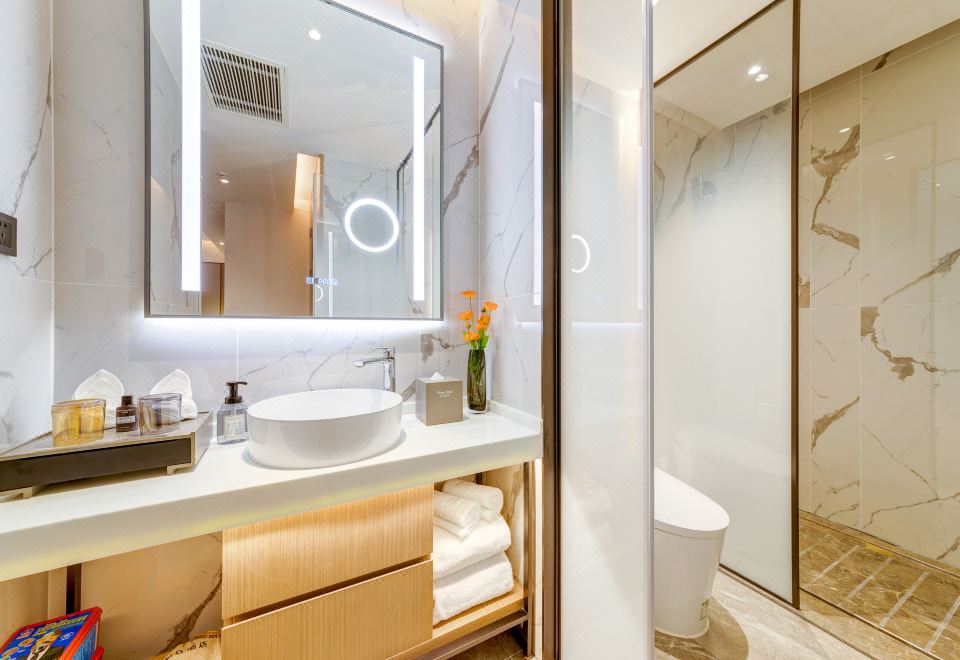 家庭亲子套房（梦百合零压床垫+智能客控+无痕投屏）