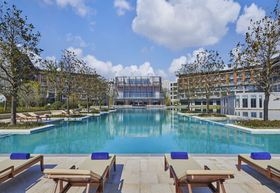 Hilton Shanghai Fengxian Qiansheng - Housity