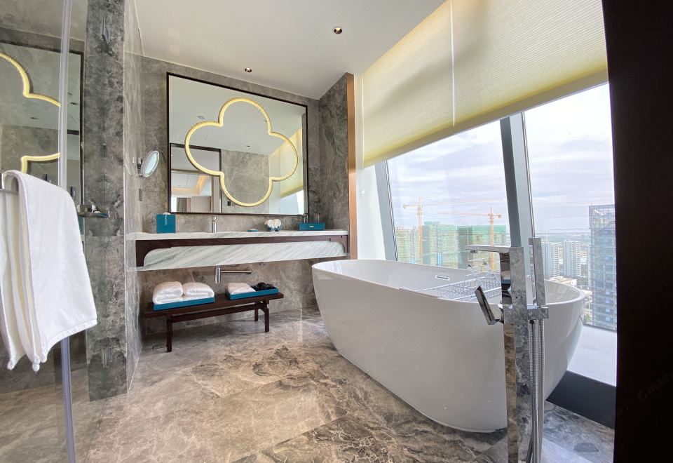 行政城景大床房