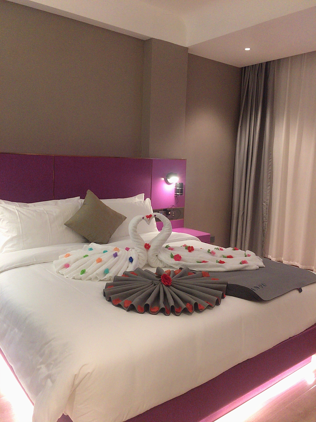 私人订制情侣大床房