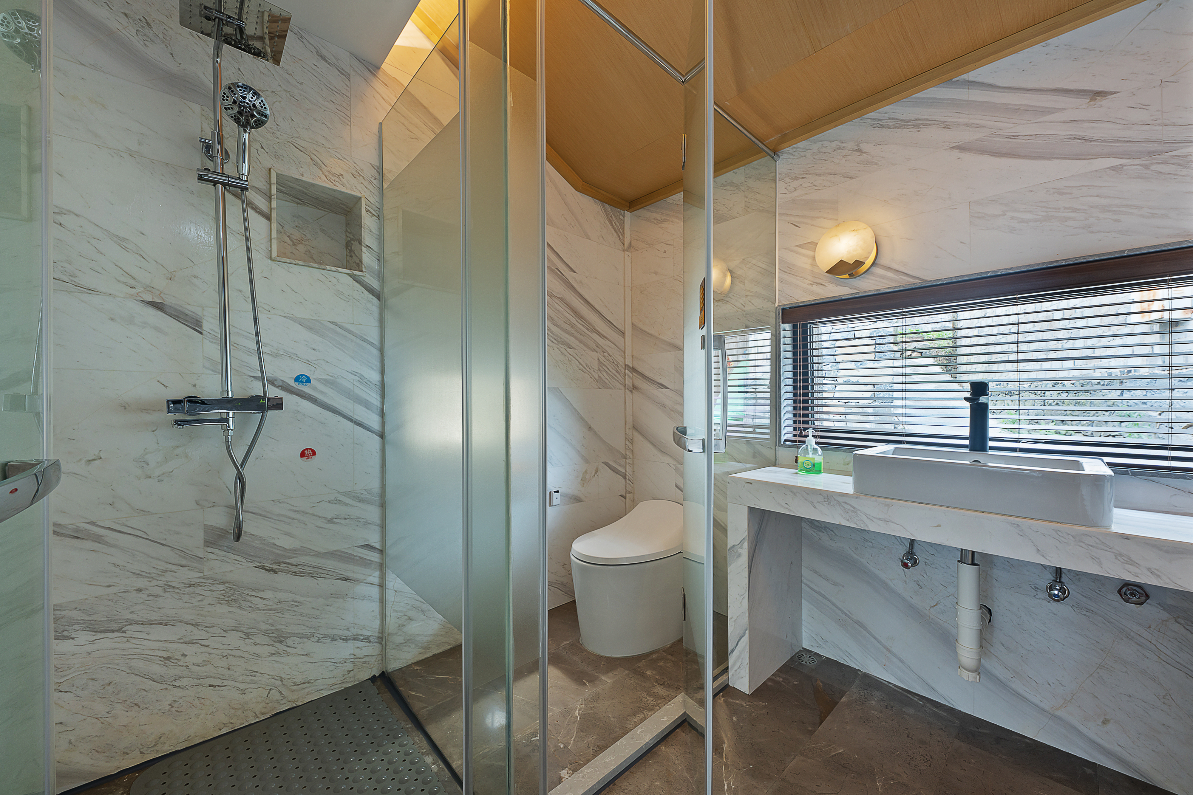 乌石炊烟·两室一厅两衞家庭亲子套房·浴缸