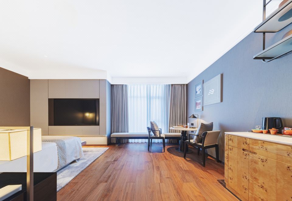 Executive Queen Room