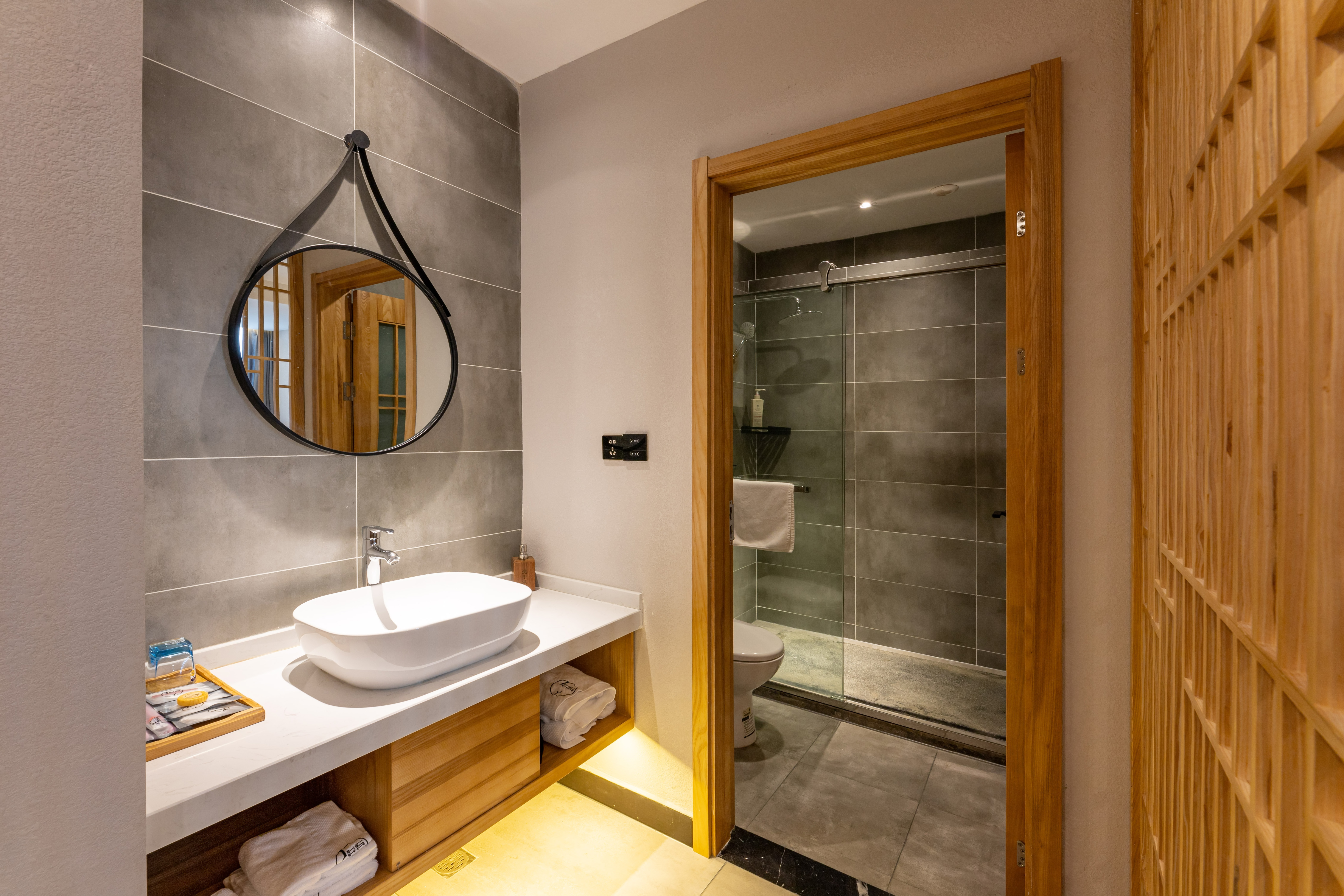 二居室套间（落地大窗+双电视+阿道夫洗护套装）